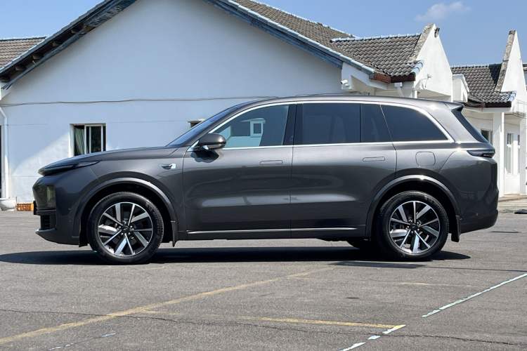 Used Li Auto L8 2023 Air model
