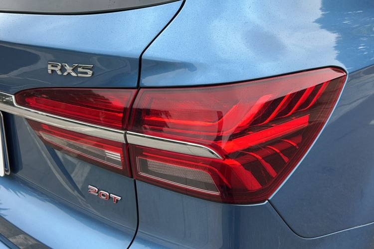 Used Roewe RX5 2016 20T Two-Wheel Drive Automatic Internet Smart Edition
