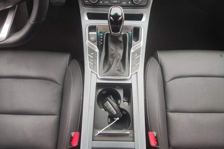 Used Geely Auto Emgrand 2019 Leading Edition 1.5L CVT Luxury Model China VI Standard
