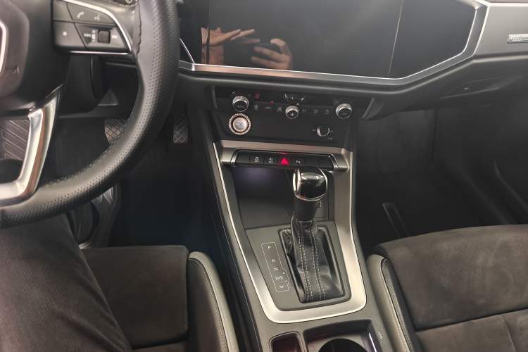 Used Audi Q3 2019 35 TFSI Advanced Dynamic Edition
