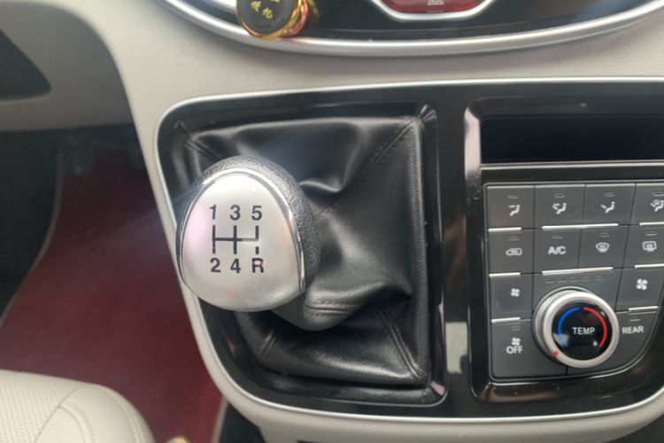 Used  M4 2016 2.0L Manual Luxury Smart Version
