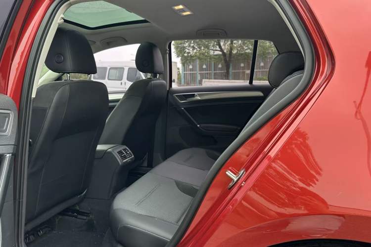 Used Volkswagen Golf 2018 1.6L Automatic Comfort Model
