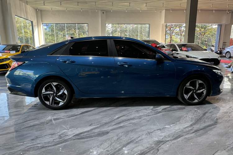 Used Hyundai Elantra 2022 1.5L CVT LUX Prestige Edition