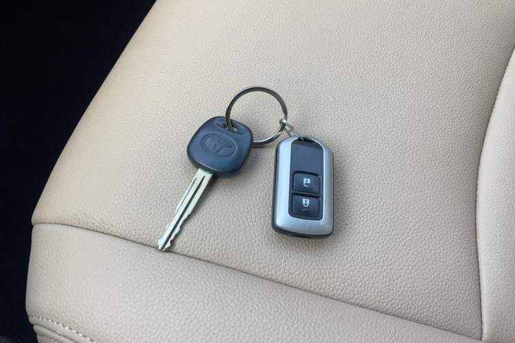 Used Toyota Highlander 2012 2.7L 2WD 5-Seater Elite Edition
