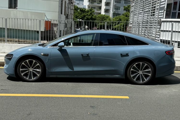 Used Hima Luxeed S7 2025 855 km Max
