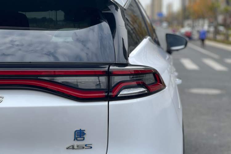 Used BYD Tang New Energy 2019 DM 2.0T All-Wheel Drive Connected Leading Model 7 Seats China VI Standard