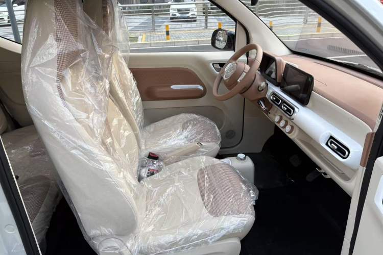 Used Wuling Hongguang MINIEV 2024 3rd Generation 215km Advanced Version
