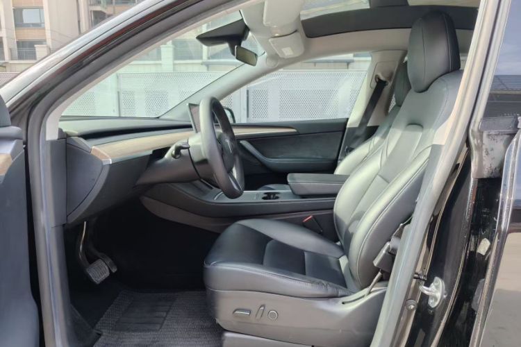 Used Tesla Model Y 2022 Rear-Wheel-Drive Version
