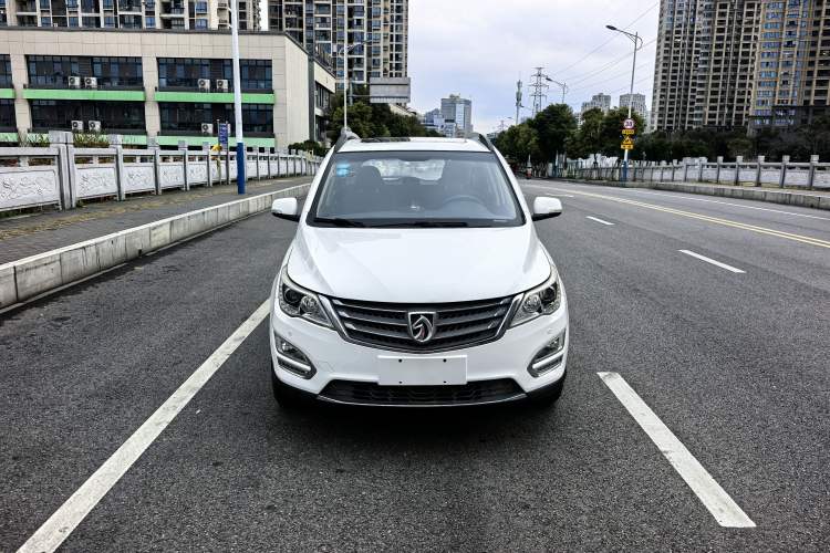 Used Baojun 560 2016 1.5T Manual Luxury Model
