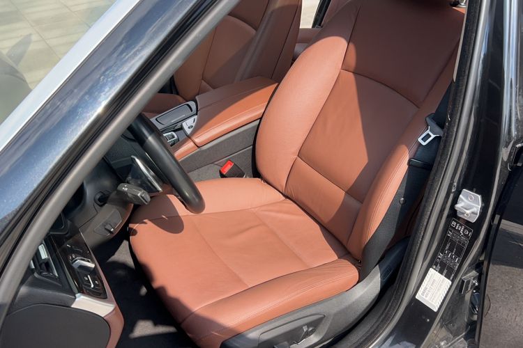 Used BMW 5 Series 2014 535Li Leading Model
