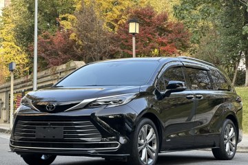 Used Toyota Sienna 2024 2.5L Hybrid Luxury Edition