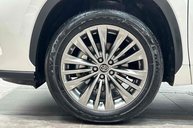 Used Toyota Highlander 2022 Dual-Engine 2.5L Two-Wheel Drive Prestige Edition 7-Seater
