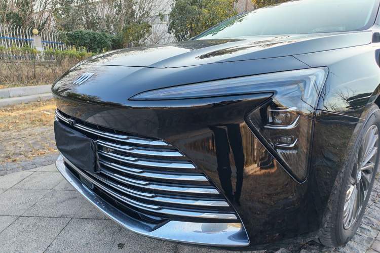 Used Buick LaCrosse 2025 28T Platinum Edition
