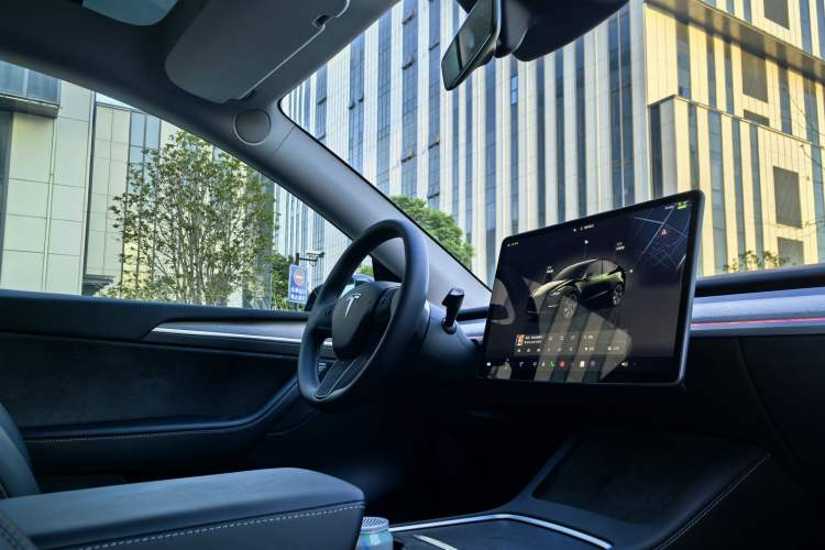 Used Tesla Model Y 2024 Rear-Wheel-Drive Version
