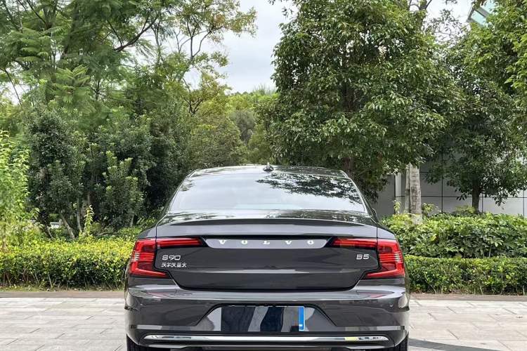Used Volvo S90 2023 B5 Zhiyi Luxury Edition
