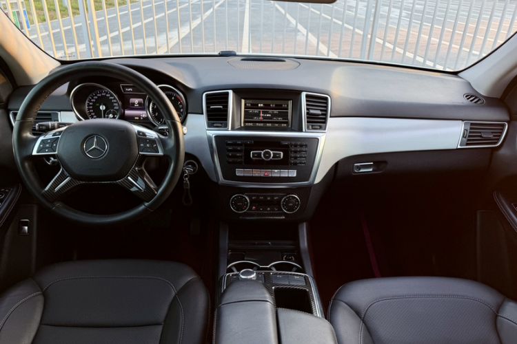 Used Mercedes-Benz M-Class 2014 ML 320 4MATIC
