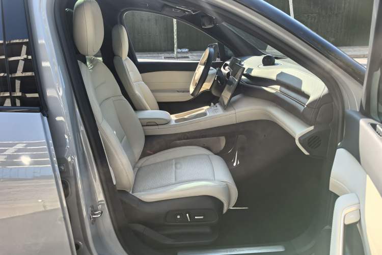 Used Nio ES6 2024 75 kWh
