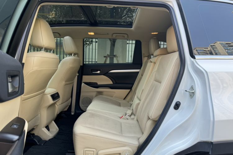 Used Toyota Highlander 2018 2.0T Four-Wheel Drive Luxury Version 7 Seats China VI Standard