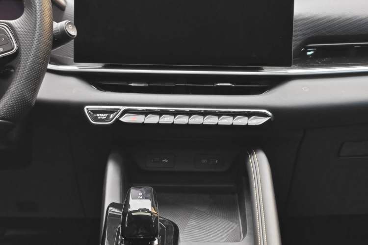 Used Geely Auto Coolray 2025 Bin Yue L 1.5T DCT Starlight Edition
