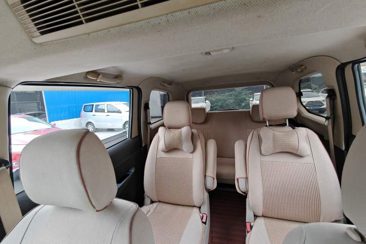 Used Wuling Hongguang 2015 1.5L S Base Model China IV
