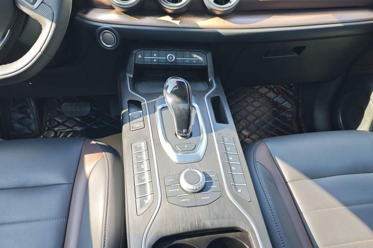 Used Wey VV5 2021 1.5T Two-Wheel Drive Smart Pioneer
