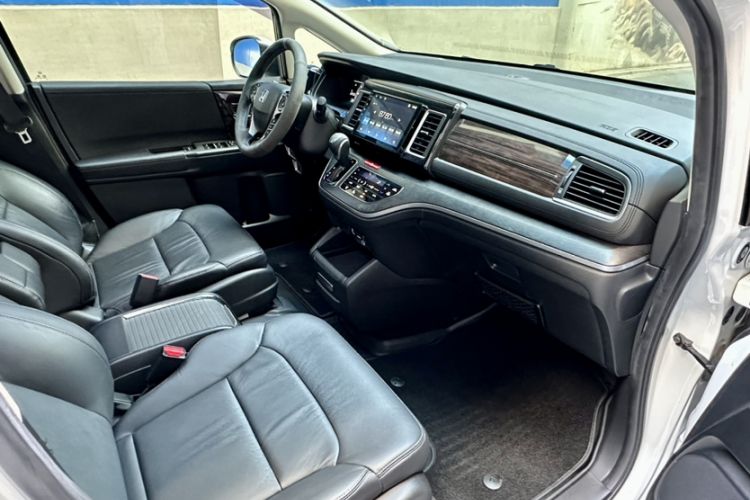 Used Honda Elysion 2016 2.4L Luxury Edition
