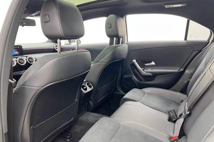 Used Mercedes-Benz A-Class 2022 Revised Version A 200 L Sport Sedan Fashionable Style