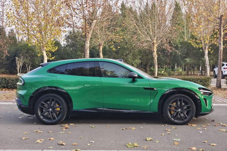 Used  YU7 2025 Ultra-Long Range High-Performance All-Wheel-Drive Max Edition