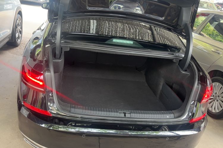 Used Volkswagen Passat 2022 330TSI Elite Edition Custom Version
