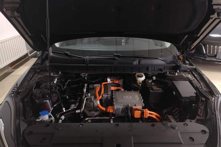 Used Hongqi E-QM5 2024 610 km PLUS
