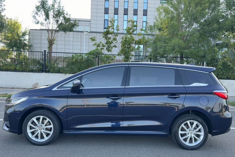 Used BYD Song MAX 2019 1.5T Manual Smart Connect Ruiyi Sunroof Model 6 Seats China VI Standard