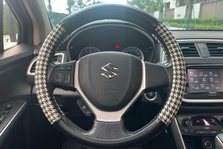 Used Suzuki S-Cross 2014 1.6L CVT Two-Wheel Drive Elite Version
