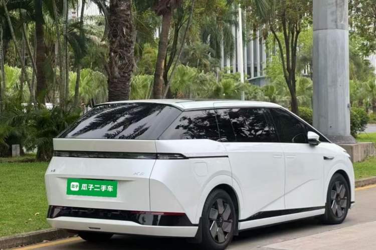 Used XPeng X9 2024 702 Ultra-Long Range Max
