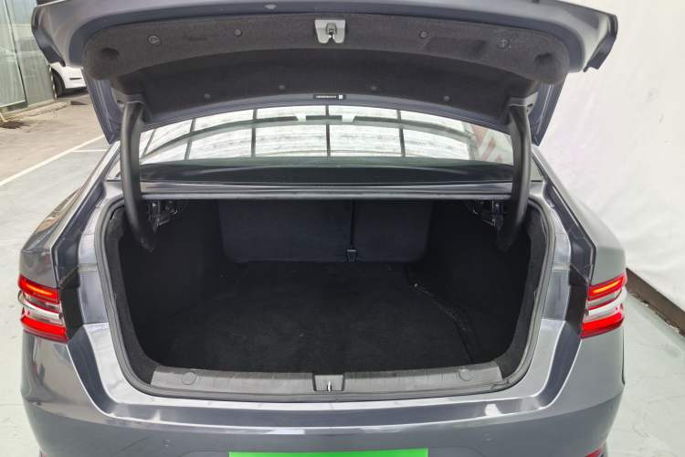 Used BYD Qin Pro 2019 Super Edition 1.5TI Automatic Smart Connect FENGSHANG Model China VI Standard
