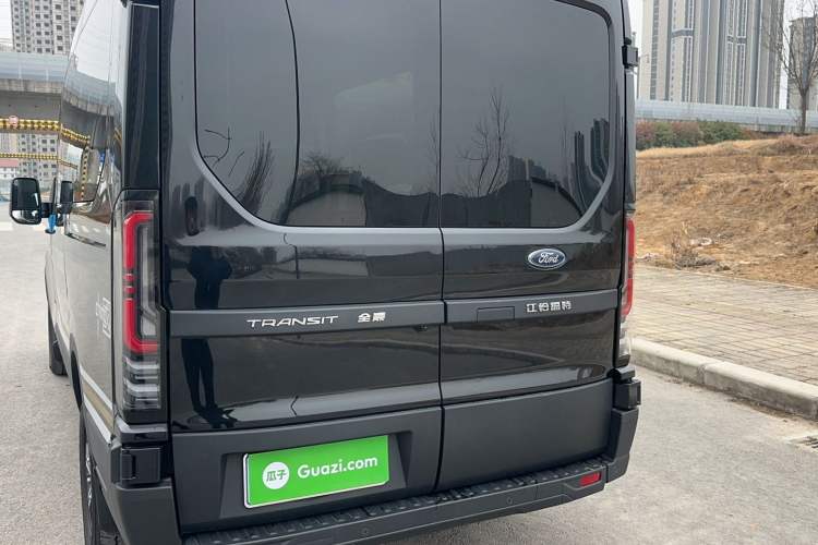 Used Ford Transit T8 2024 T8 2.3T Diesel Automatic Mid-axle Mid-roof 6-Seater Multi-function Version 2/2/2