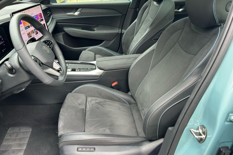 Used Volkswagen Passat 2025 Pro 380TSI Starry Dragon Luxury Edition
