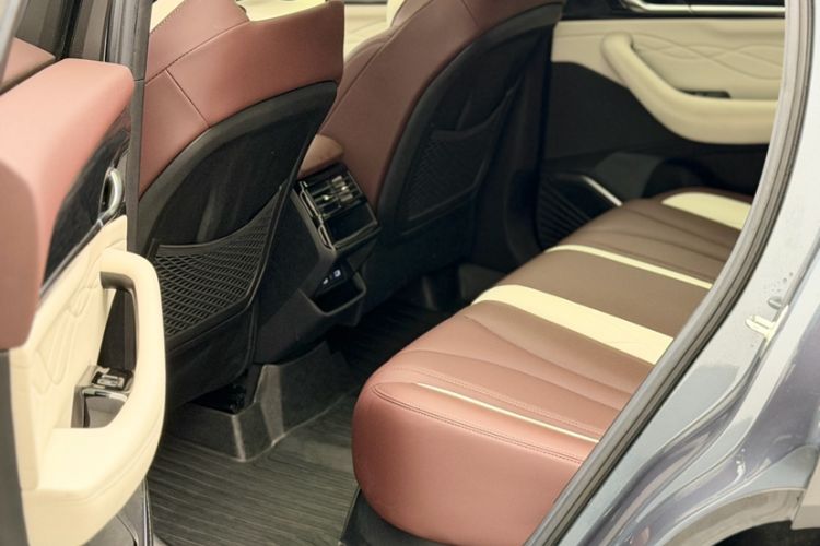 Used Geely Auto Monjaro L 2024 2.0TD High-Power Automatic Two-Wheel Drive Yunqi Version