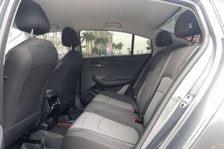 Used Roewe i5 2023 1.5L Manual Comfort Edition