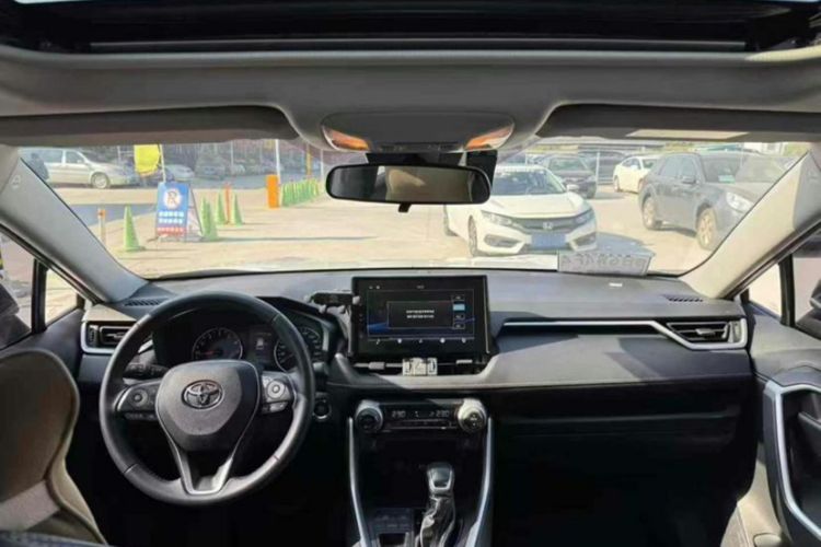 Used Toyota Wildlander 2022 2.0L CVT Two-Wheel Drive Luxury PLUS Edition
