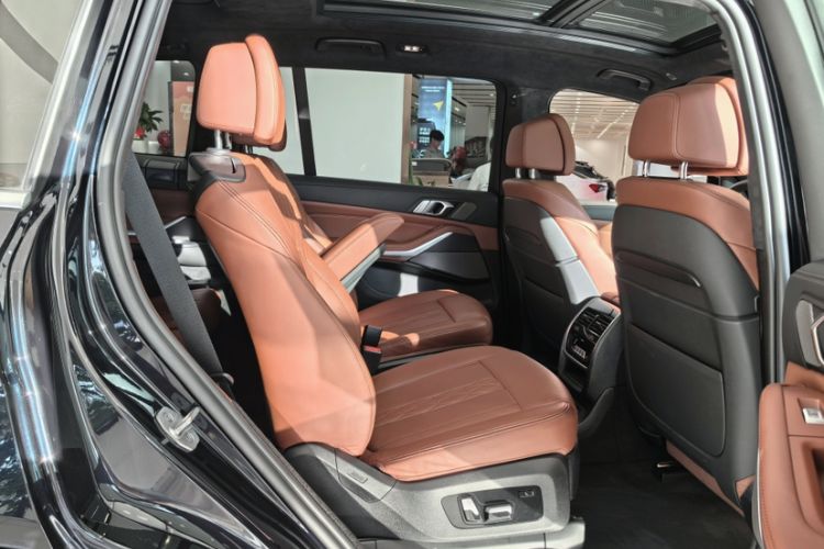 Used BMW X7 2021 Restyled xDrive40i Luxury Version with M Sport Package