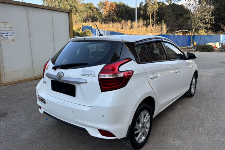 Used Toyota YARiS L 2016 Revised Version 1.5G CVT with Dynamic Sunroof
