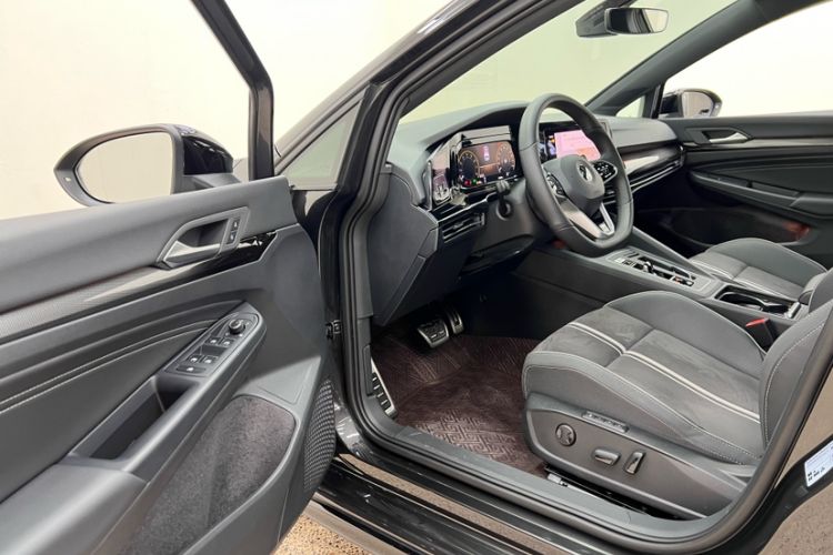 Used Volkswagen Golf 2023 Facelift 280TSI DSG R-Line Lite
