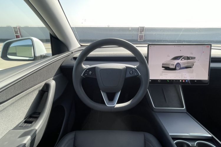 Used Tesla Model Y 2025 Rear-Wheel-Drive Version