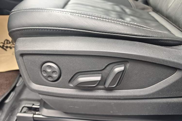 Used Audi Q5L 2020 45 TFSI Prestige Fashion Model
