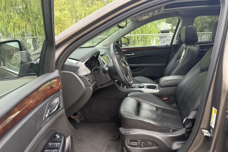 Used Cadillac SRX 2015 3.0L Elite Model
