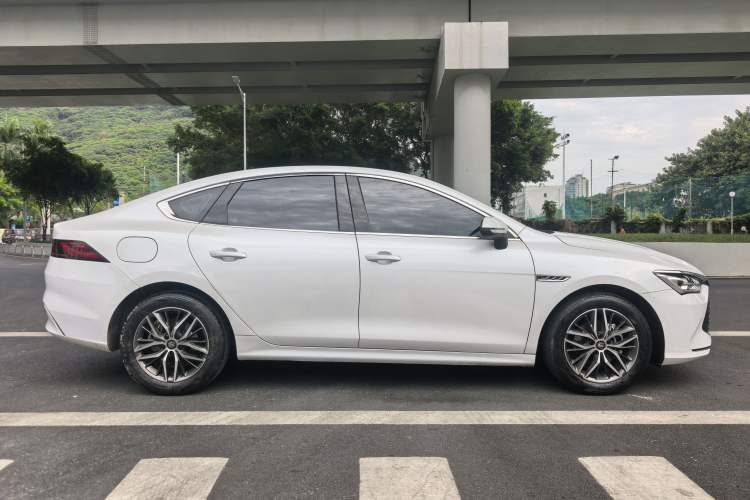 Used BYD Qin PLUS 2021 DM-i 55KM Flagship Model
