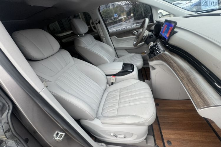 Used Roewe iMAX8 2023 400TGI Comfort Edition
