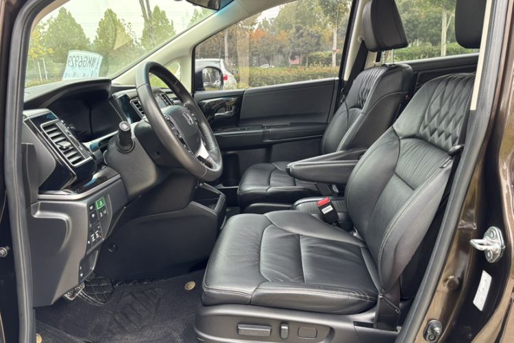 Used Honda Elysion 2019 2.0L Hybrid Luxury Edition
