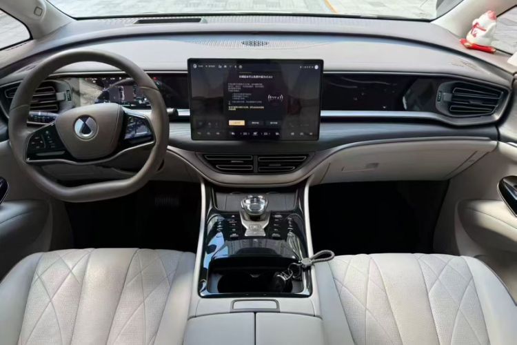 Used Denza D9 2022 EV 600 Four-Wheel Drive Flagship Model
