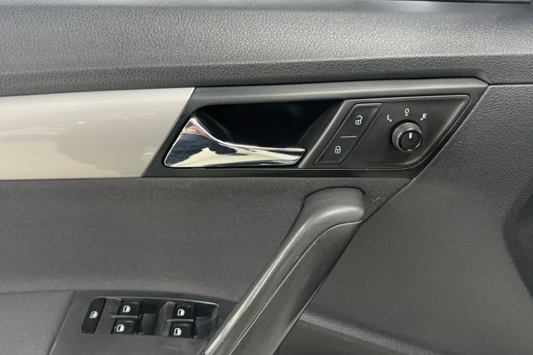 Used Volkswagen Lavida 2013 Revised Classic 1.6L Automatic Fashion Edition